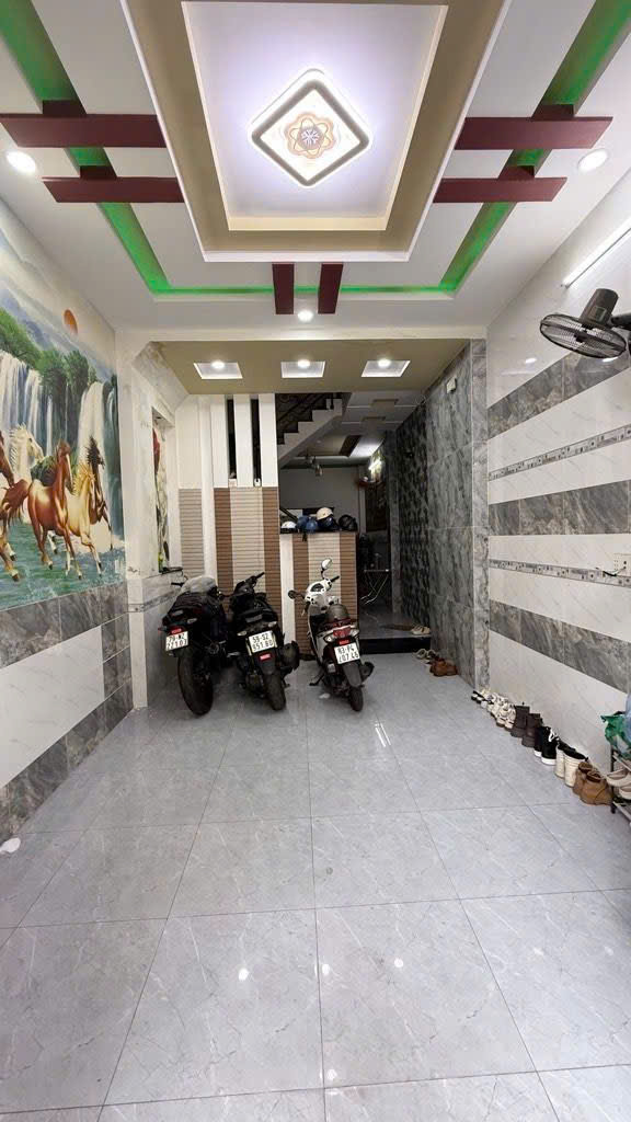 HXH – Ô TÔ NGỦ TRONG NHÀ – TRUNG TÂM BÌNH TÂN